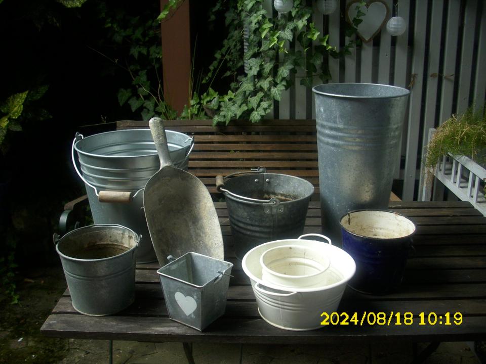 9 verschiedene Eimer Eimerchen Gefäße Metall je 2 € zusammen 14 in Hausen