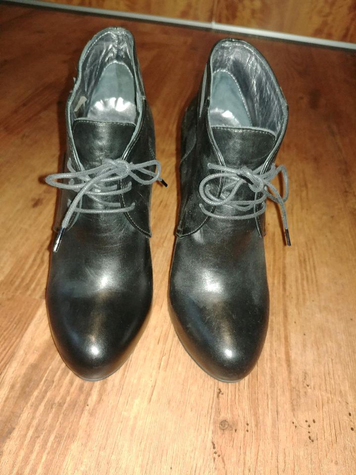 High Heels, Ancle Boots, Pumps 38, italienische Designer Schuhe in Hagen