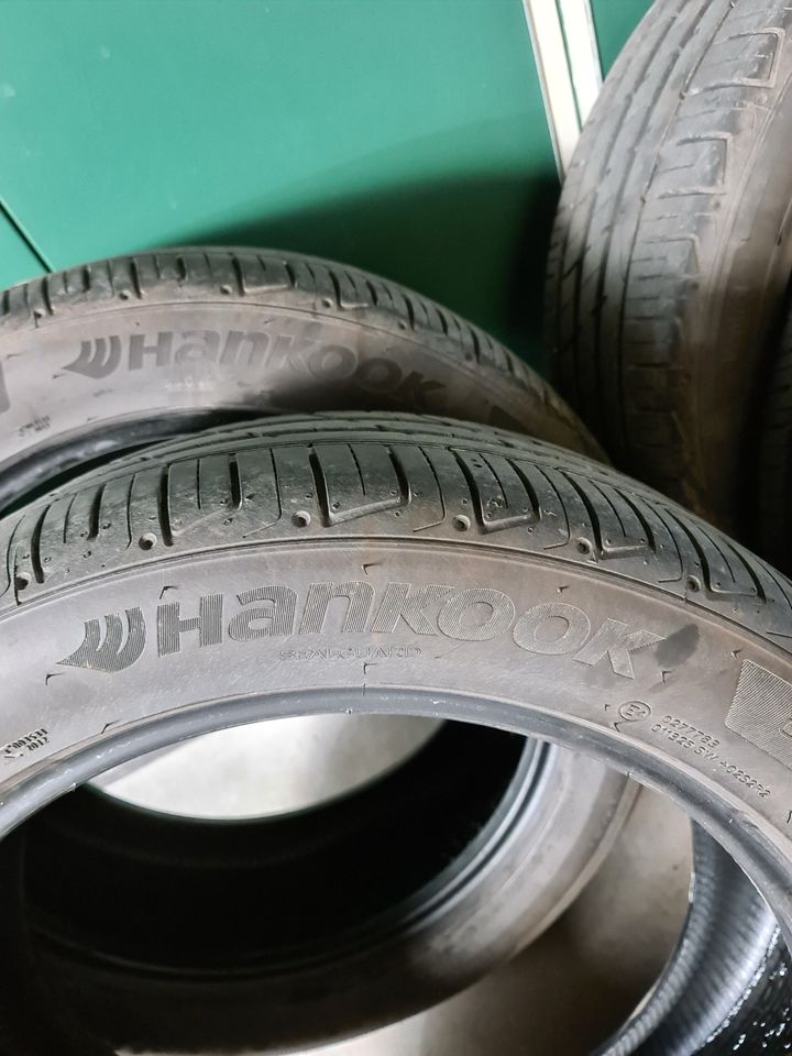 Hankook Sommerreifen 235/50R19 99V in Nieheim