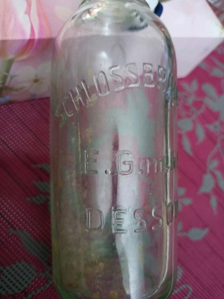 Originale Bierflasche von Schlossbrauerei Dessow in Brandenburg an der Havel