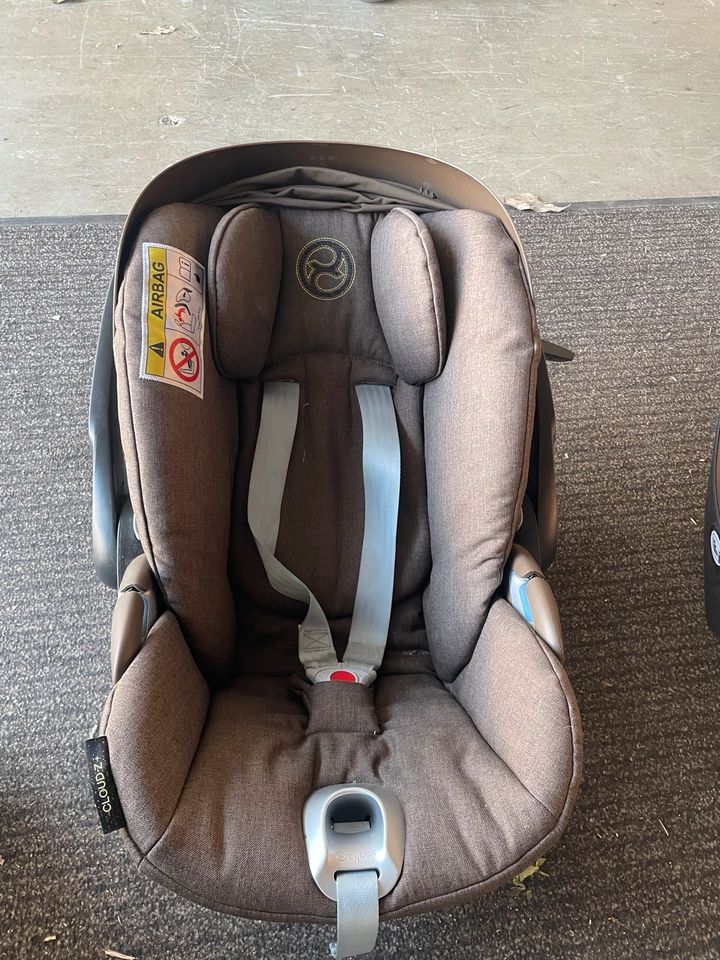 Cybex Babyschale Cloud Z i-Size Plus mit Isofix Base Z in Nürnberg (Mittelfr)