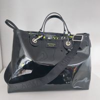 Armani, schwarze Lackledertasche mit praktischer Innentasche Baden-Württemberg - Waiblingen Vorschau