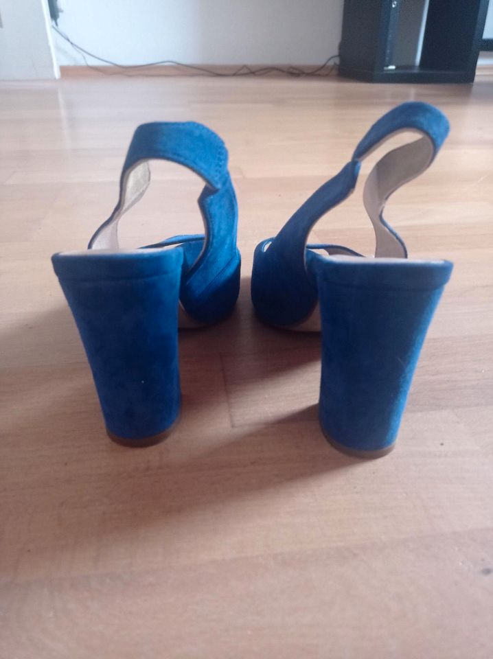 High Heels offene Schuhe elektrisch blau in Karlsruhe