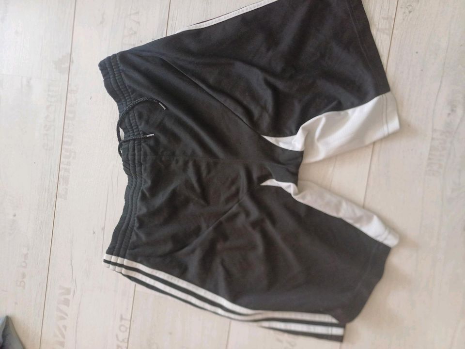 Adidas Sporthose Größe 7 in Hannover