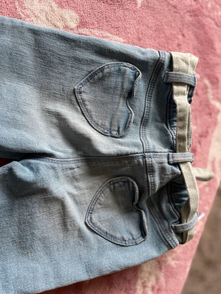 Jeans mit Herztaschen 86 in Stuttgart