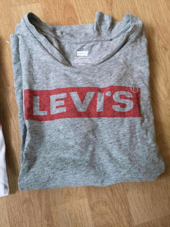 Levi's t-shirt xs S baby t kleines Logo weiß grau schwarz in Lichtentanne
