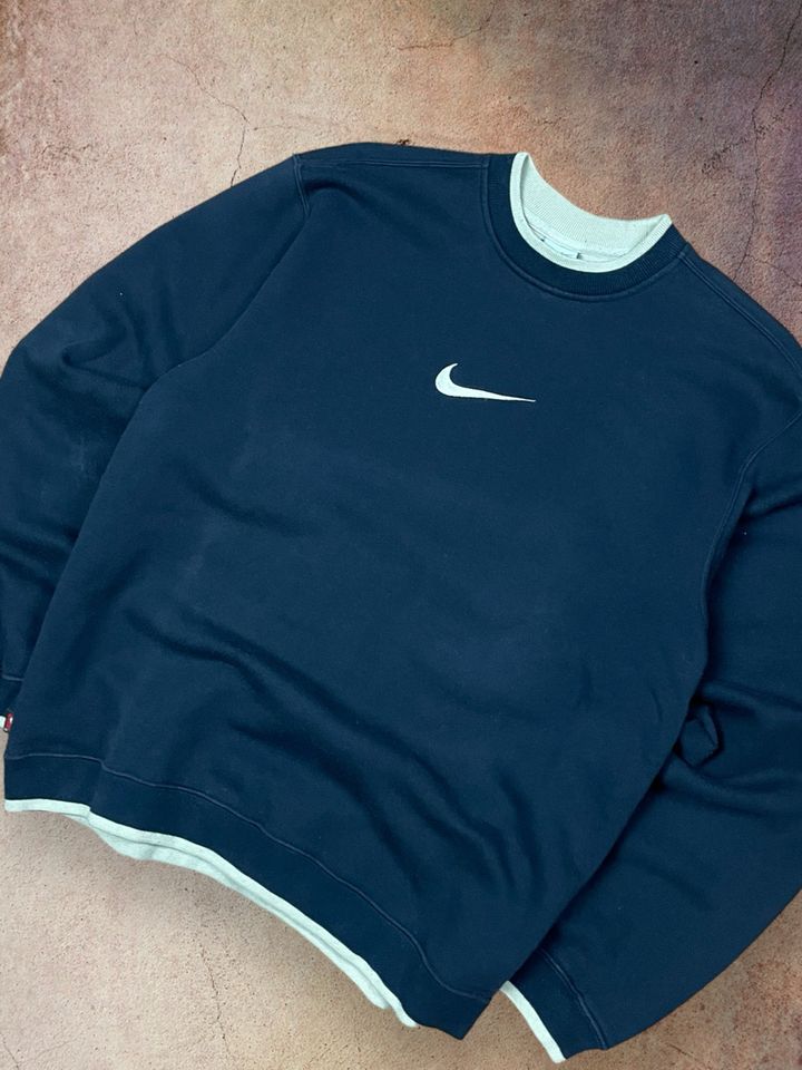 Nike Vintage Pullover  Crewneck Sweater Sweatshirt y2k 90s Pulli in Berlin