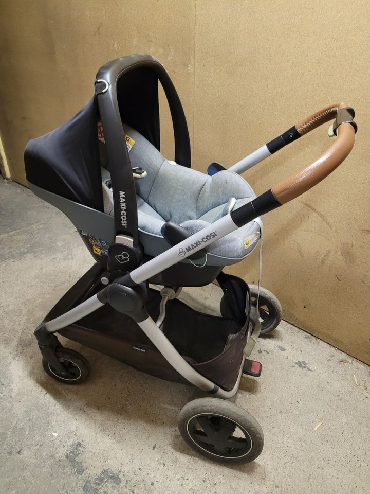 Maxi-Cosy Kinderwagen, Babyschale/Kleinkindsitz mit Isofix-Basis in Bestensee