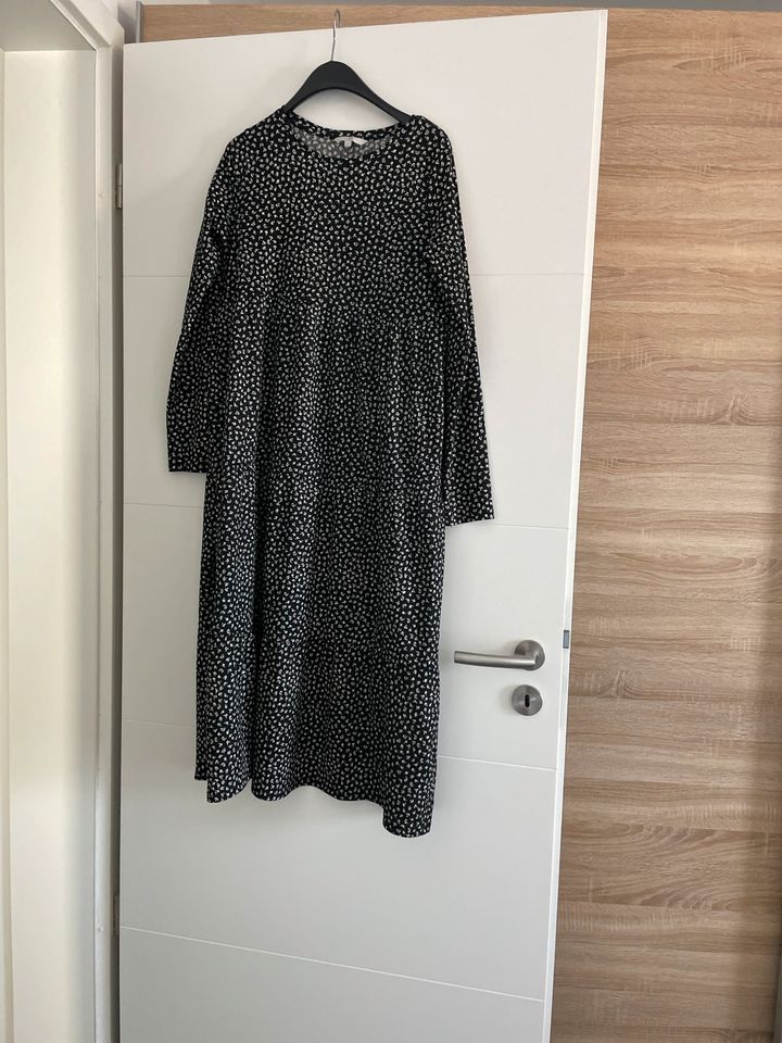 Maxikleid langes Kleid schwarz Größe L Langarm C&A Clockhouse in Kitzingen