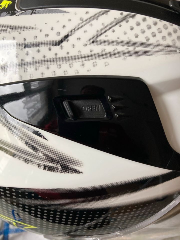 Shark Motorradhelm (M) Neu in Berlin