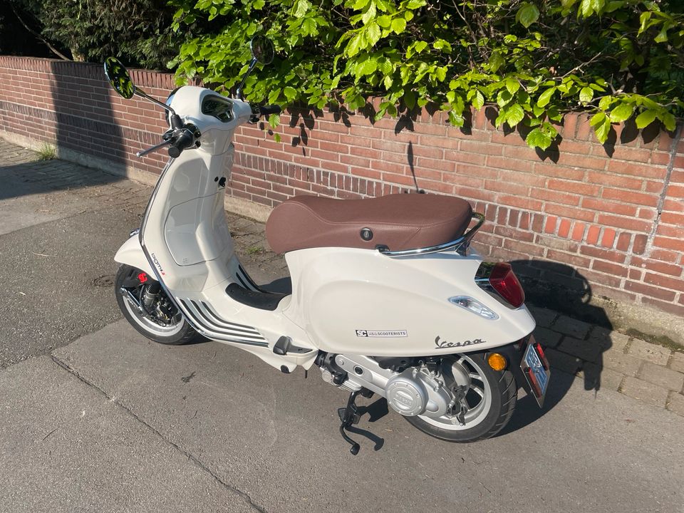 Roller Vespa 50 ccm mieten um mobil zu bleiben oder zu cruisen in Duisburg