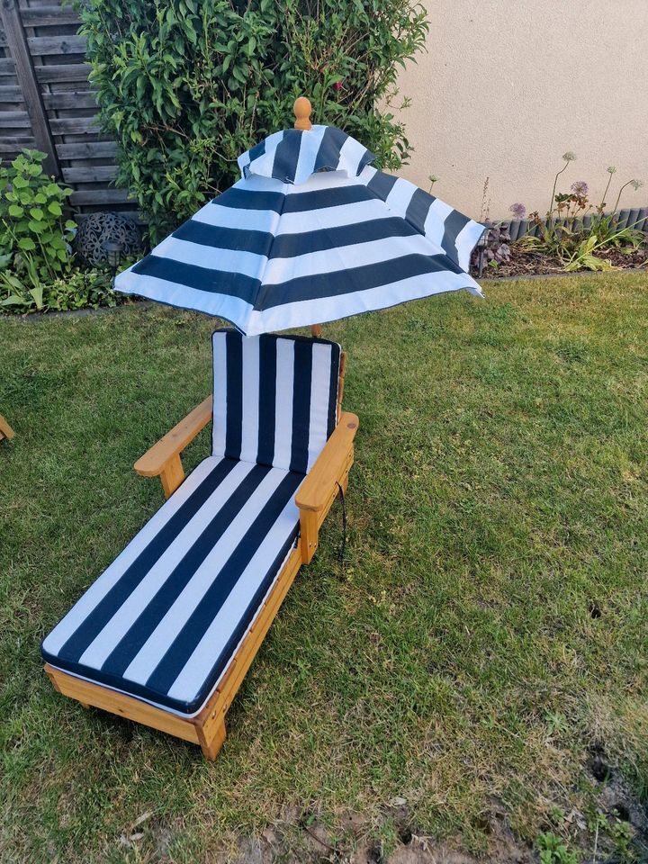 Kidkraft Kinderliegestuhl mit Sonnenschirm in Freigericht