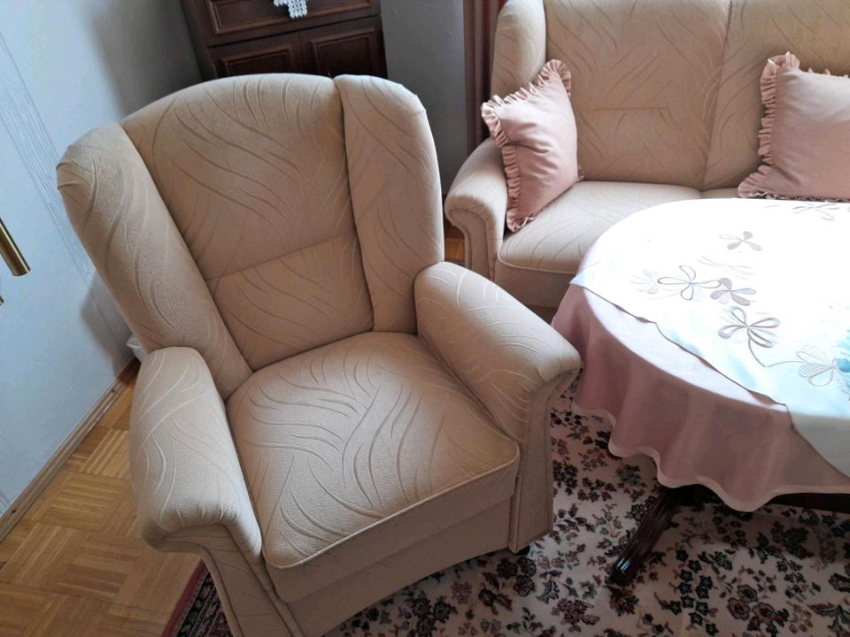 Sofa(3 Sitzer) mit elektrischen Sessel in Ostrhauderfehn