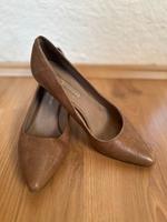 Buffalo Leder Schuhe Pumps Gr. 38 - grau beige guter Zustand Bayern - Schongau Vorschau