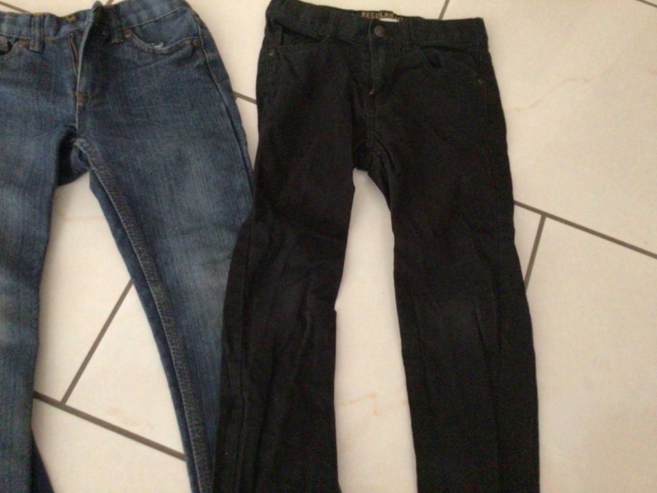 Hosen Jeans gr 122 schwarz blau,H&m,S.Oliver in Rösrath