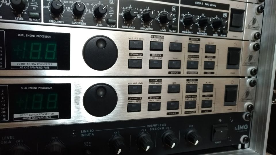 Behringer DSP 1400 P Multiband Loudness Digital Sound Prozessor in Schönenberg (Schwarzwald)