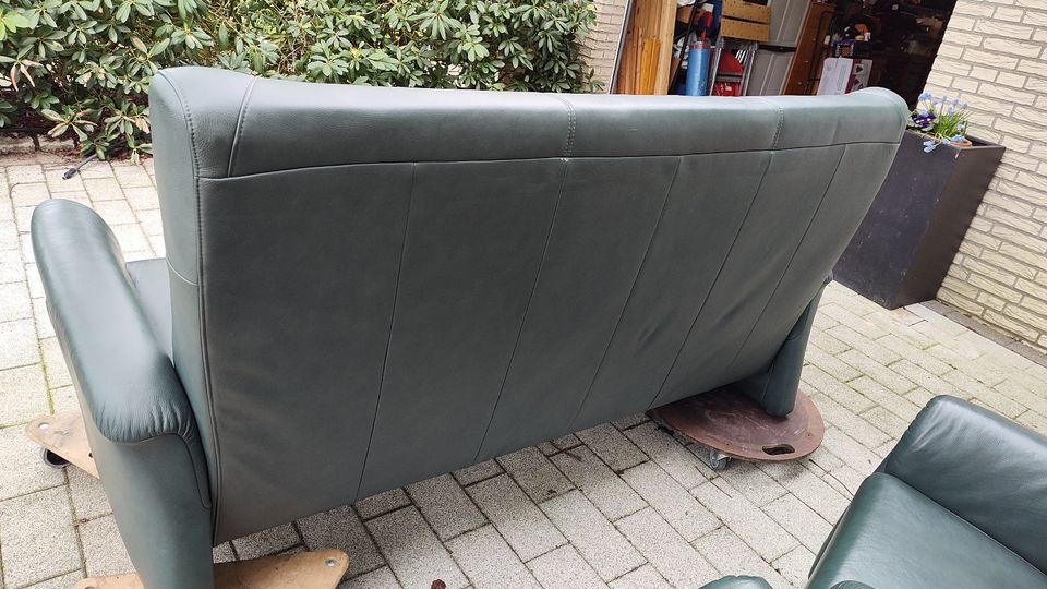 Couch in grünem Leder von Himolla in Vechta