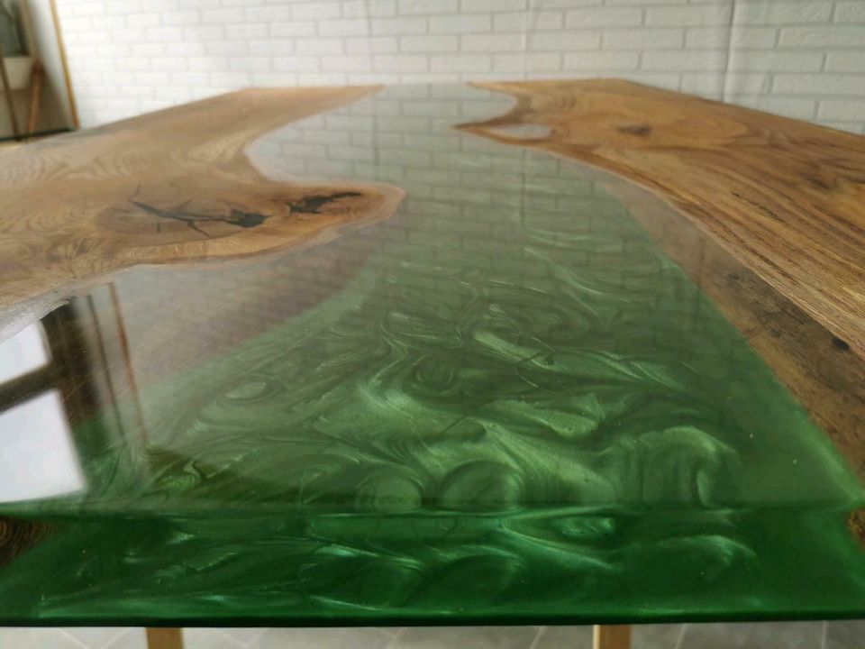 Eiche Epoxy Rivertable Esstisch Holztisch Massivholz in Altenburg