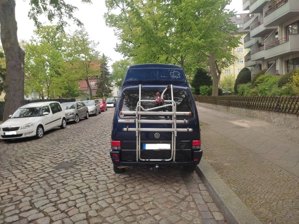 Volkswagen VW T4 Camping-Bus mit Spezialausbau in Berlin