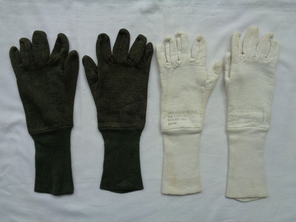 2 Paar US Army Winter Unterziehhandschuhe, 60er Jahre, s.g. Zust. in Weßling