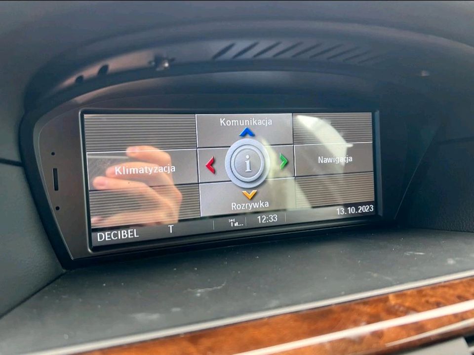 BMW e90/91/92/93 Montage Android Radio Navi in Versmold