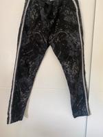 Tredy Jogpants gr.4 in schwarz NEU Hessen - Rosbach (v d Höhe) Vorschau