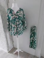 s.Oliver Bluse+Loopschal Gr.42 grün/weiß Blumendruck Nordrhein-Westfalen - Bestwig Vorschau