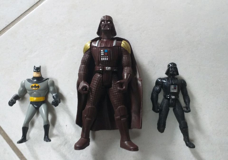 Star Wars Darth Vader Figuren Braun sehr selten   und Batman in Quickborn