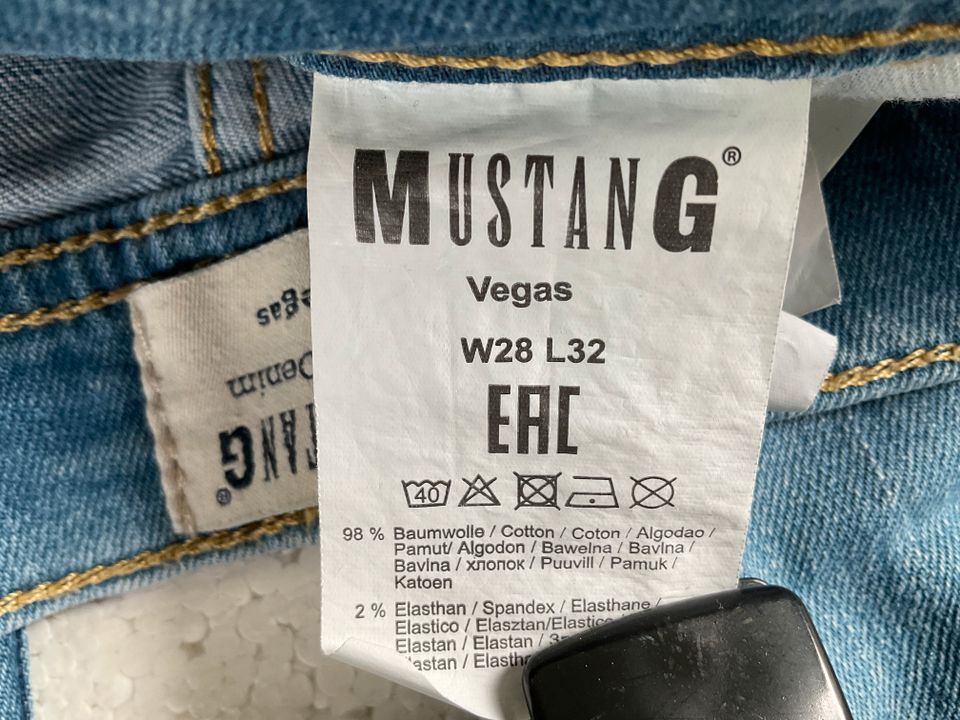 Mustang Vegas Jeans blau Größe W28 L32 in Nürnberg (Mittelfr)