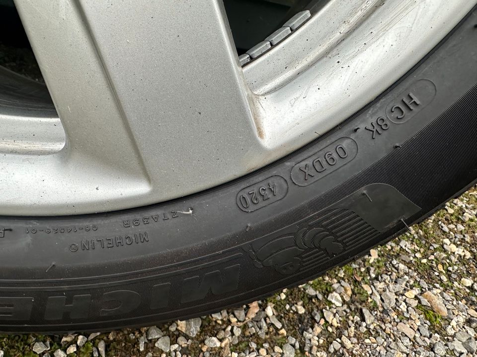 Audi A6 4G original Alufelgen mit Michelin Winterreifen 7,5mm in Grefrath