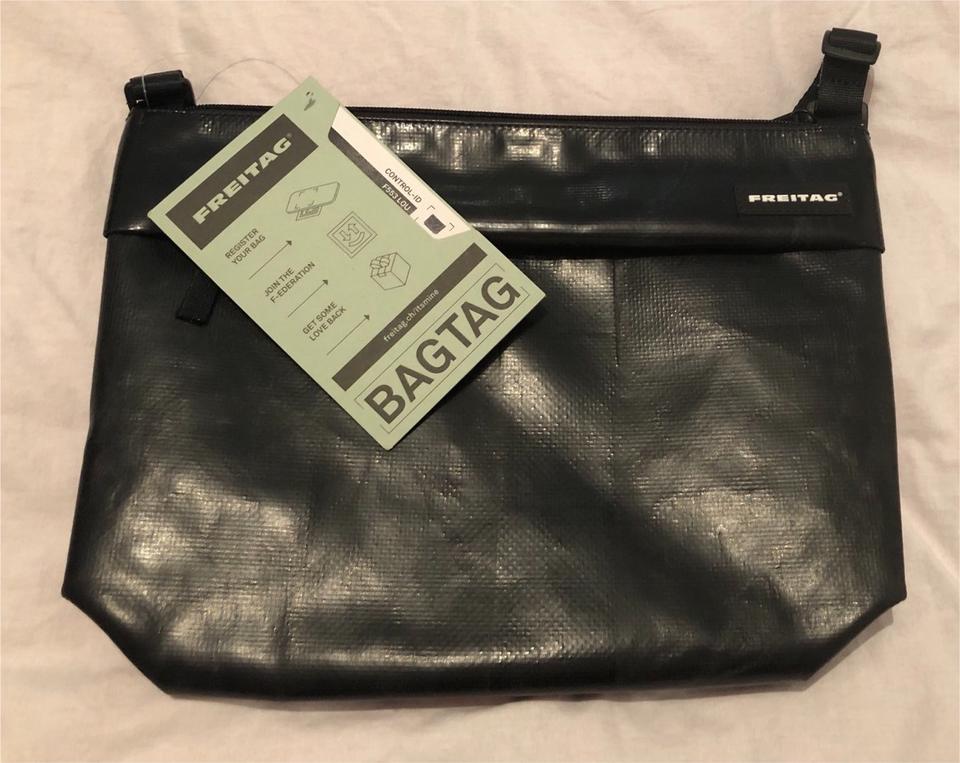 Freitag Tasche F 553 Lou Messenger Bag Clutch Uni matt schwarz in Nordrhein Westfalen Hagen kleinanzeigen