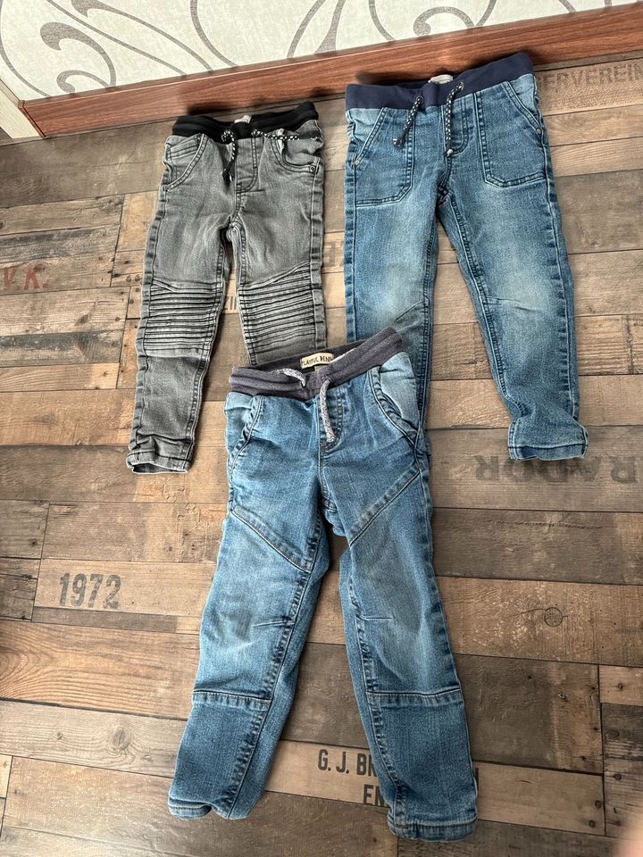 Jeans Hosen gefütterte Jeanshosen Größe 104 Jungen in Weeze