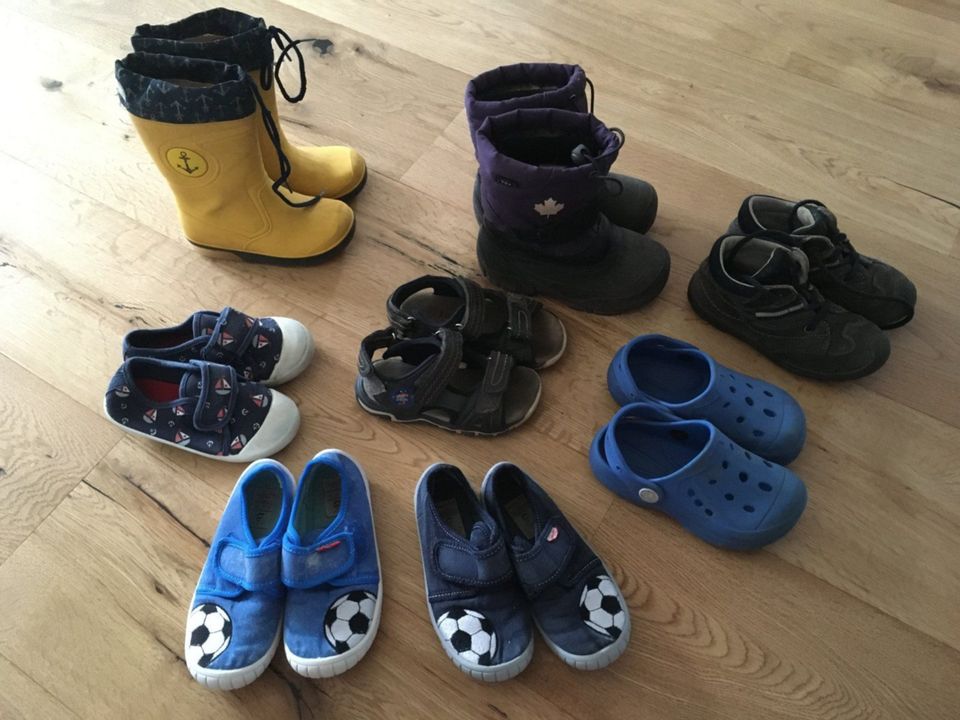 Schuhpaket Junge Gr.25 & 26- komplett durch´s Jahr & Kita- in Böhlen