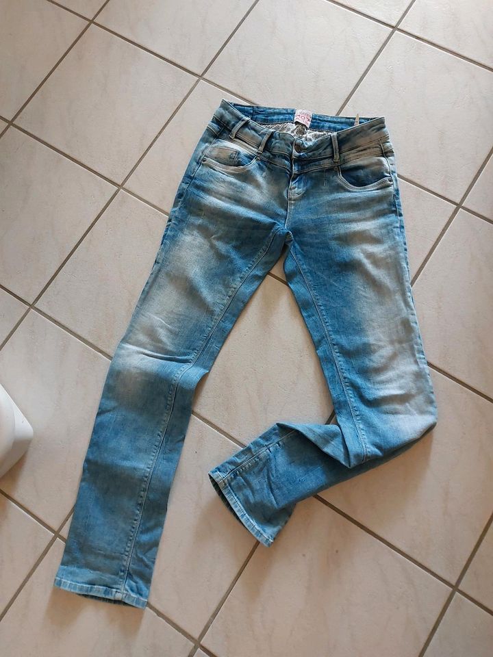 Jeans Hose Damen M.O.D 28/32 in Wald Oberpf.