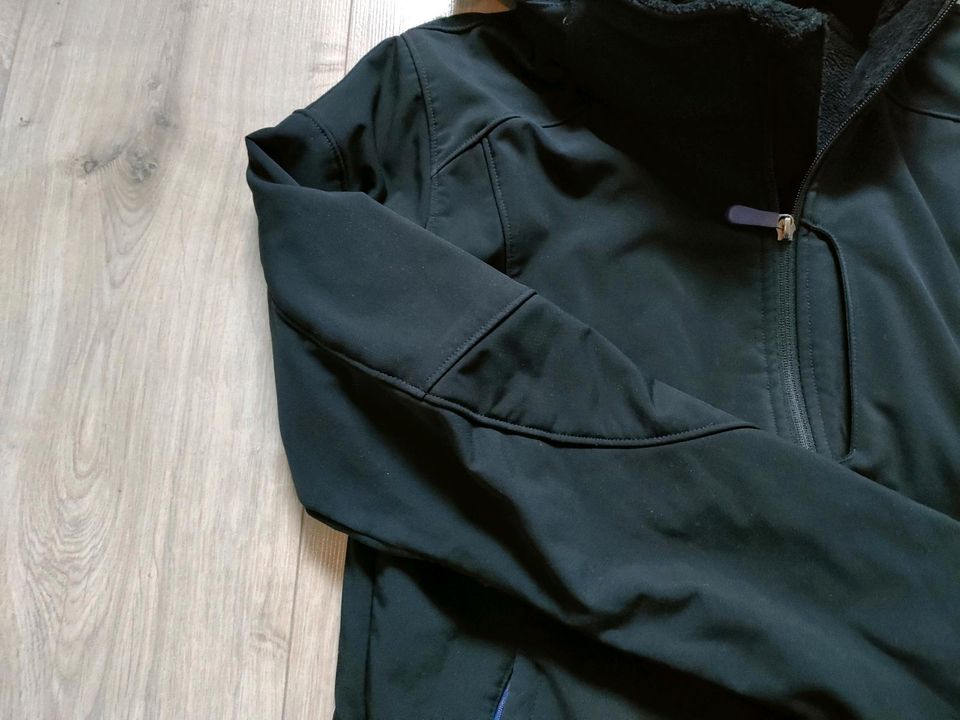 TVM gefütterte Laufjacke Sportjacke Damen schwarz Gr. M in Espenau