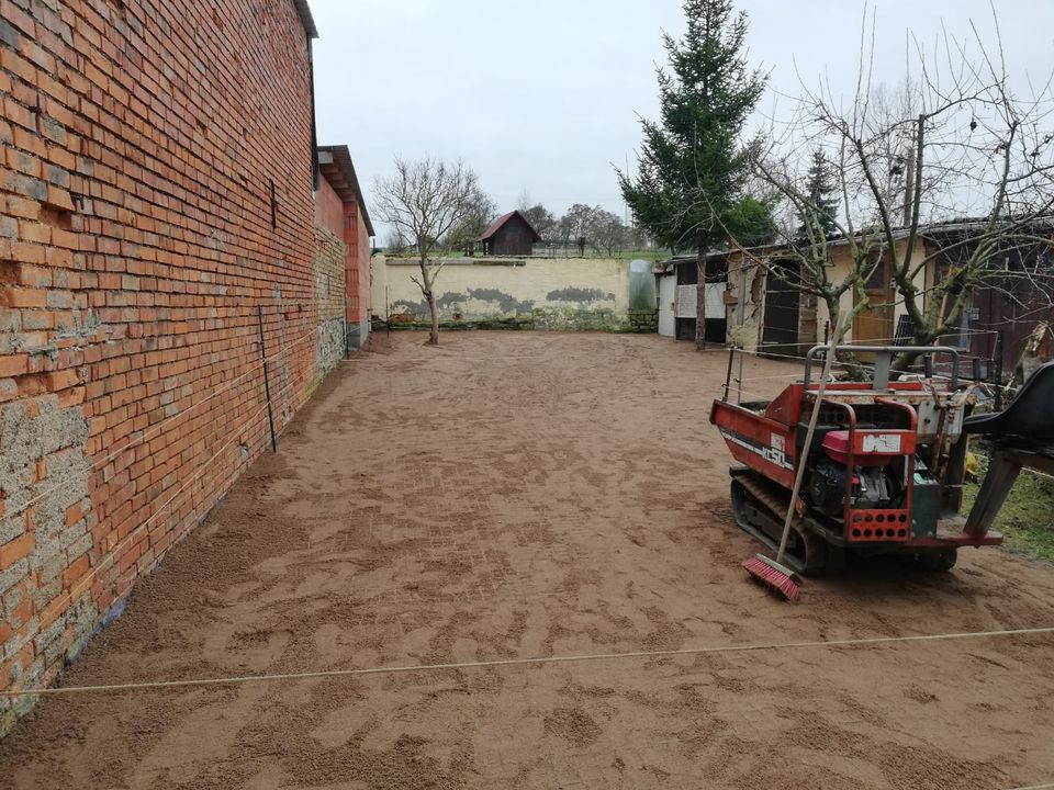 Biete Tiefbau Baggerarbeiten Erdarbeiten für Gartenbau in Schlotheim