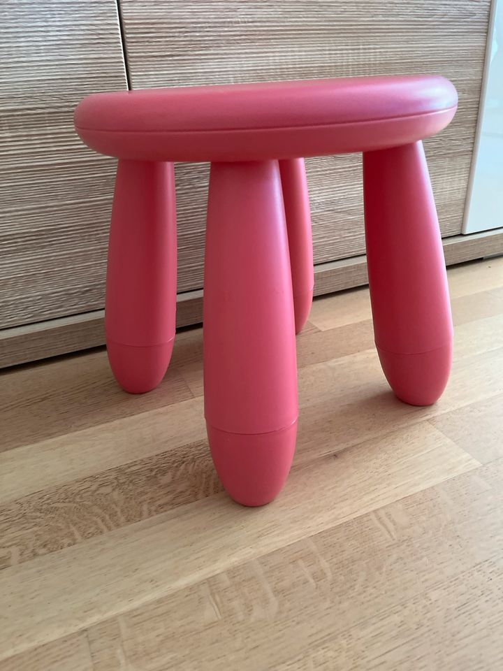 Pinker Ikea Hocker für Kinder in München