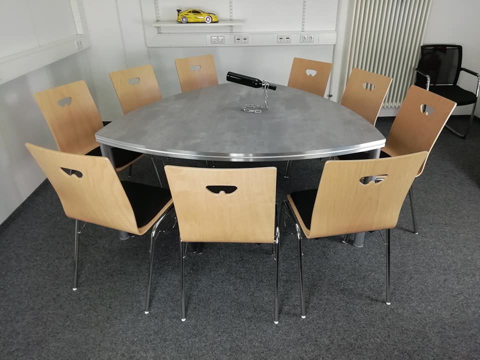 Besprechungstisch Konferenztisch Wankelform 160 cm Beton Optik in Ulm