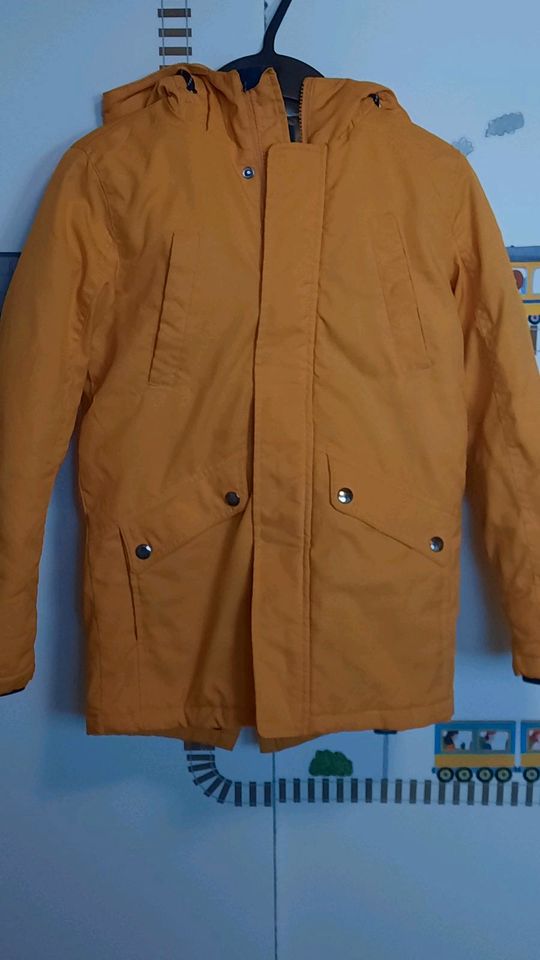 Jack & Jones senfgelbe Winterjacke Winterparka Gr.140 in Frankenthal (Pfalz)