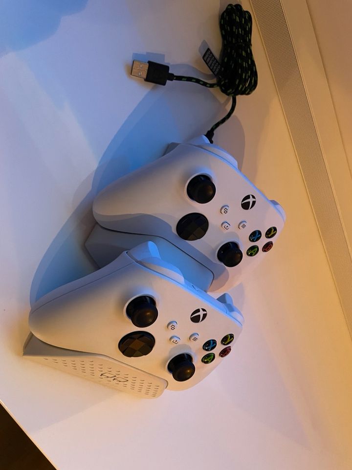 Xbox Controller und Docking Station NEU in Castrop-Rauxel