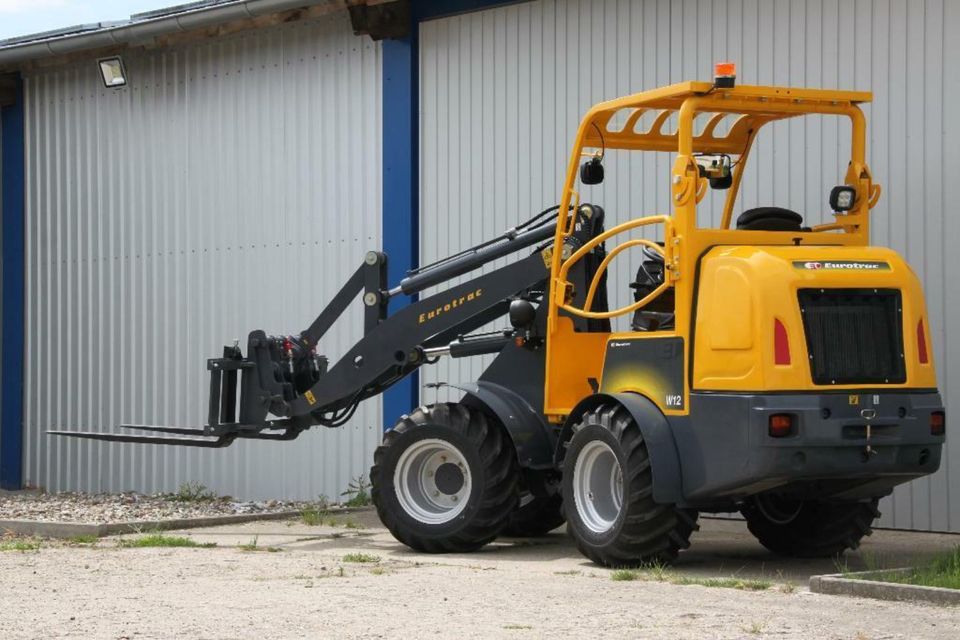 Hoflader Eurotrac W12S Hof Radlader Lader Kubota Hoftrac Trac in Schwindegg