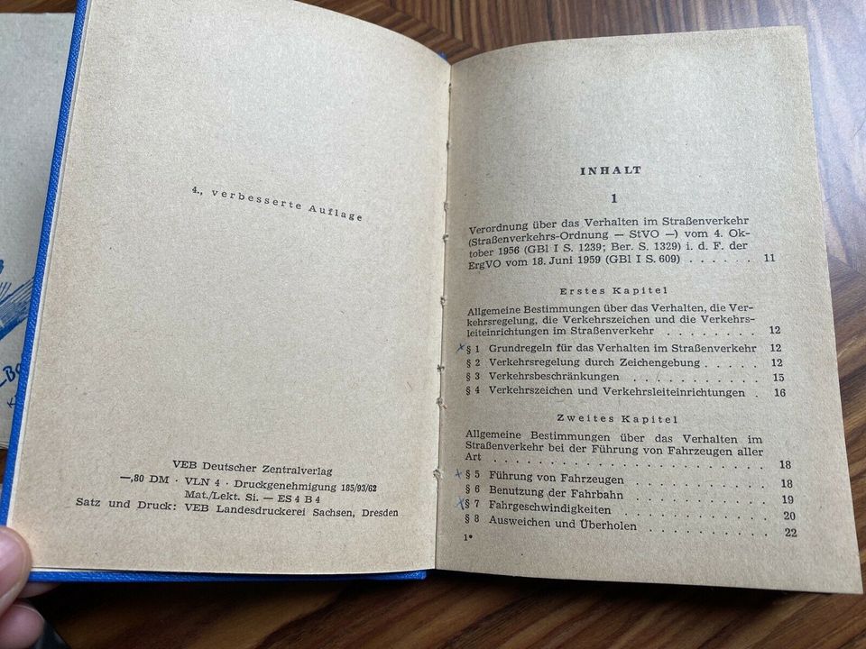 DDR Straßenverkehrs- und Autobahnordnung  GDR vintage straßenverk in Jüterbog