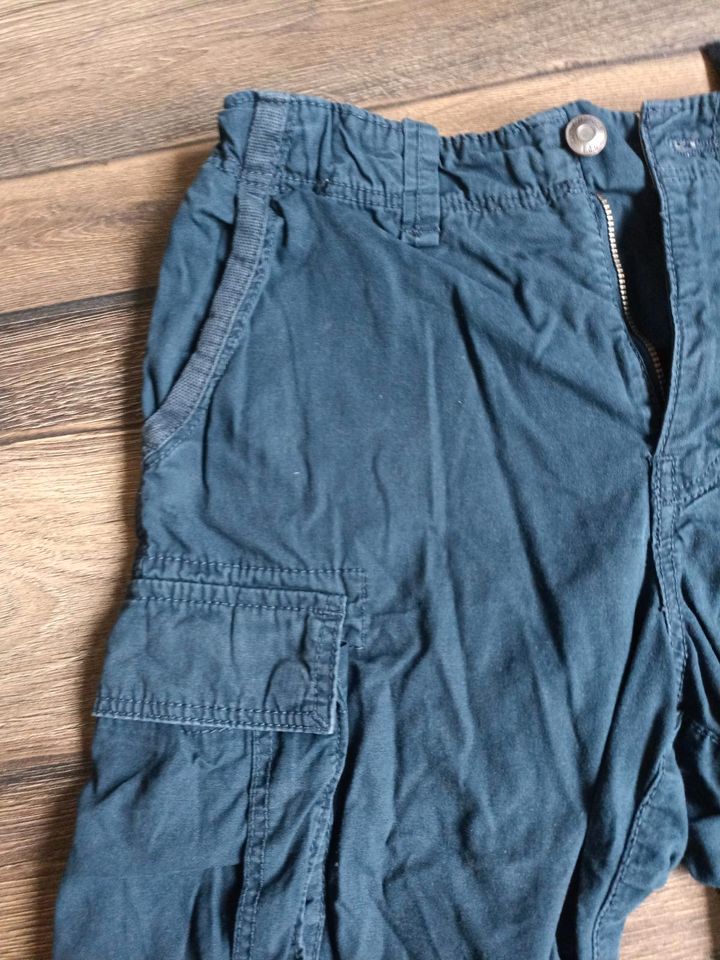 Jungen Shorts Bermuda kurze Hose H&M Gr.146 in Barsbüttel