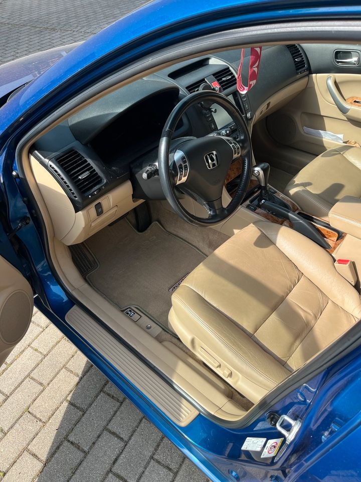 Honda Accord CL9 2,4 i-Vtec Executive in Naumburg (Saale)