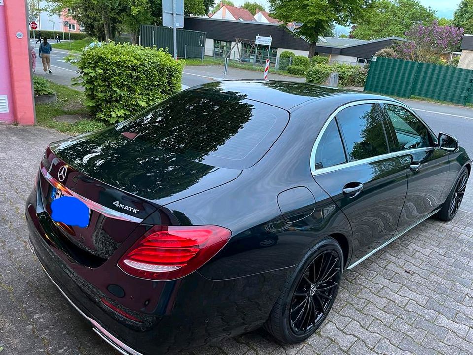 Mercedes-Benz E220 d W213, AMG, 360 Kamera in Friedberg (Hessen)