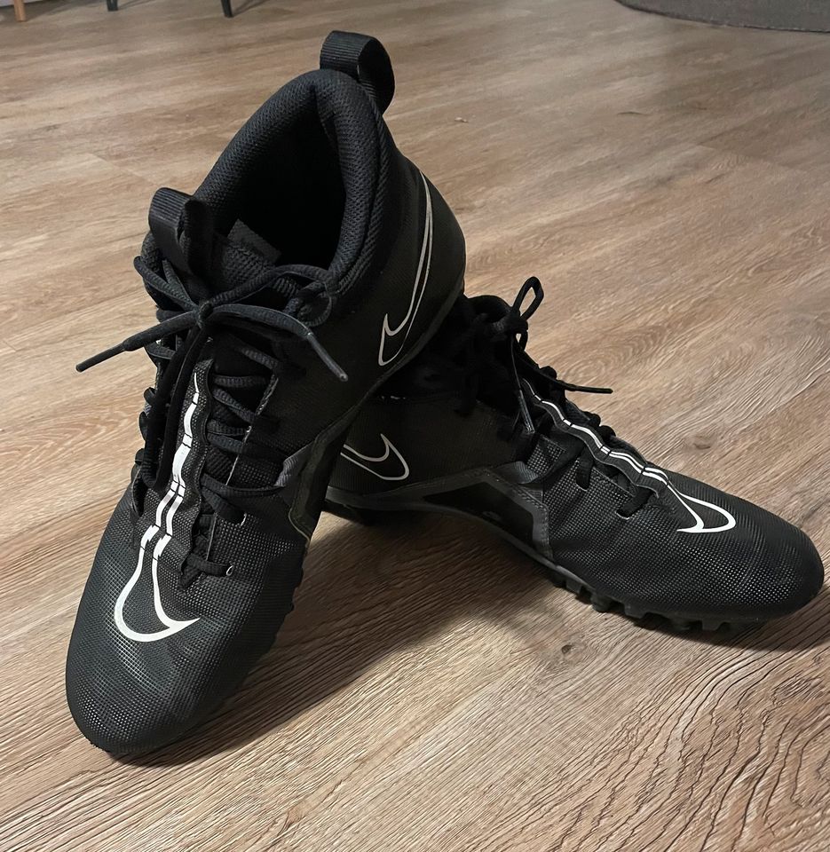 Nike Alpha Menace Varsity Schwarz/45 Football Cleats in Görlitz