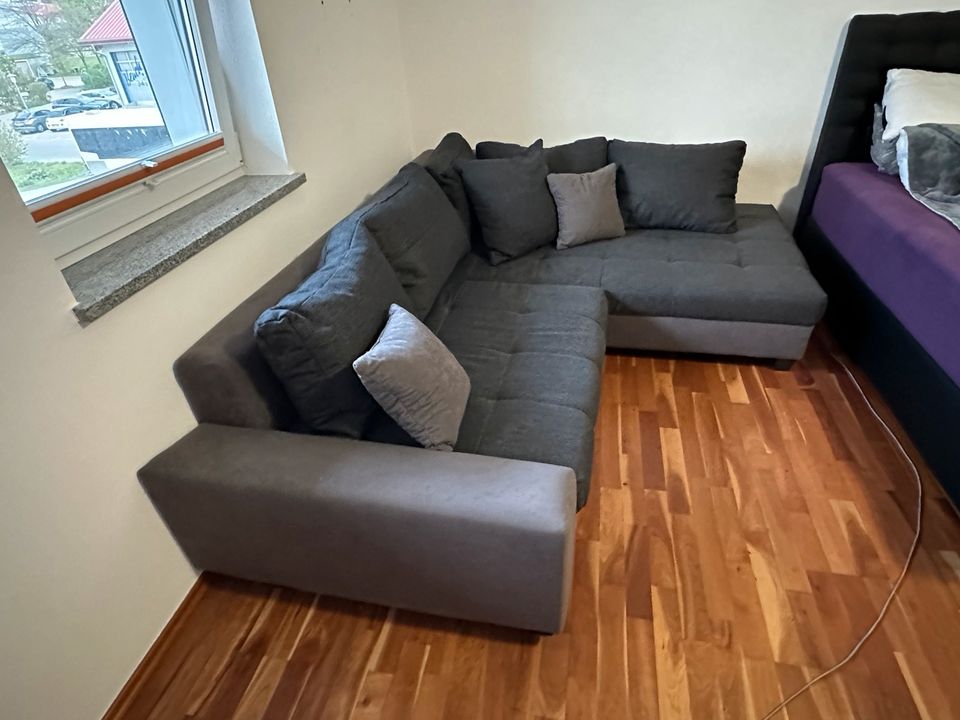 Ecksofa; rechts lange Couch Seite in Wiggensbach