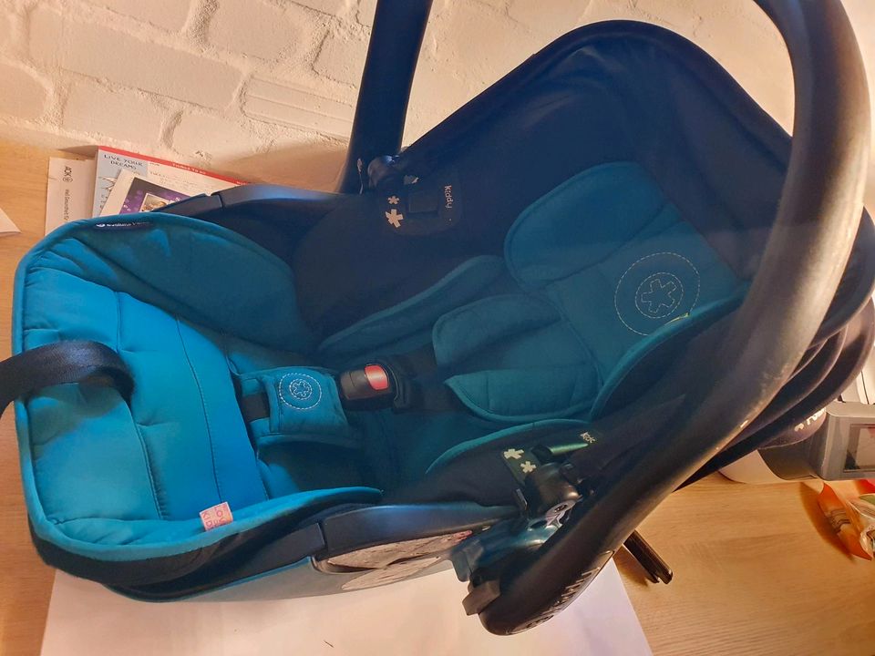 Babyschale mit Liegefunktion und Isofix Basis °Kiddy i-size plus° in Hamburg