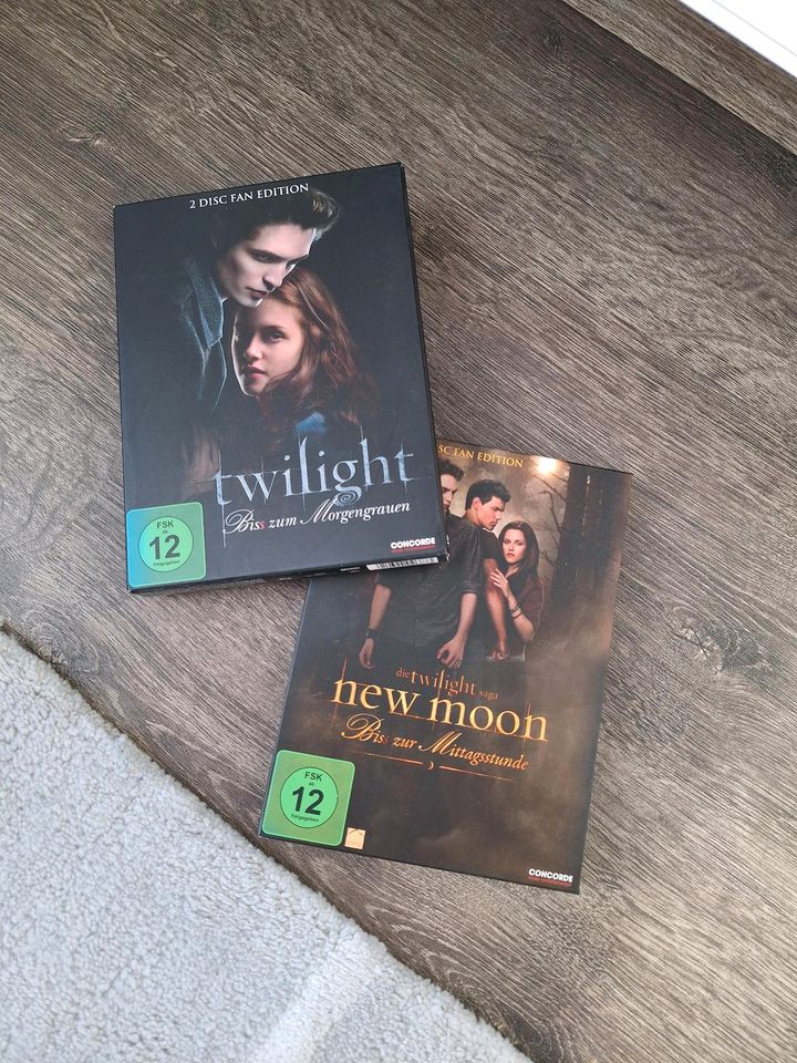 Twilight und New Moon DVDs im Set in Feucht
