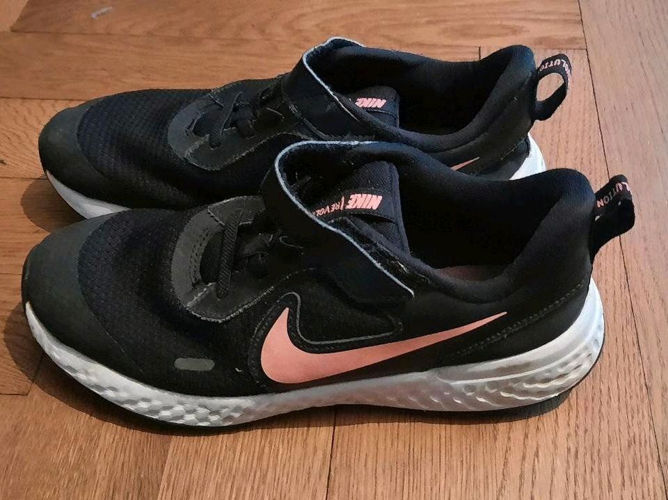 Mädchen Sportschuhe, Sneaker, Gr. 35 und 37(36) in Hamburg